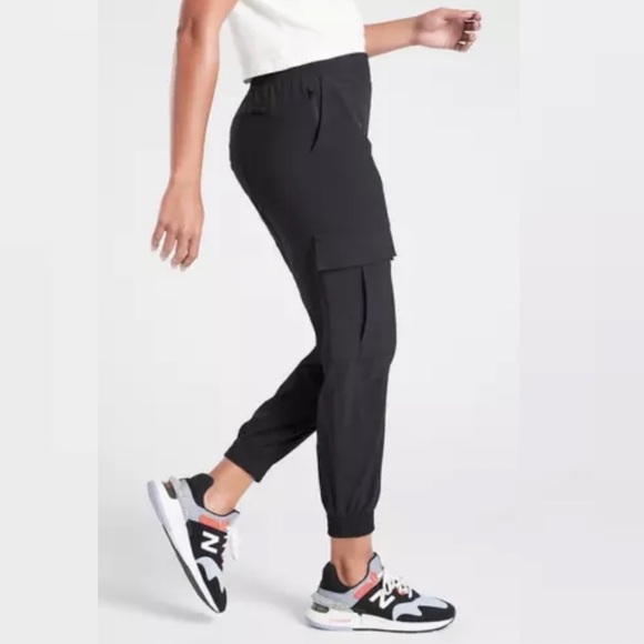 AthletaChelsea Utility Jogger Black 0 Cargo Pockets